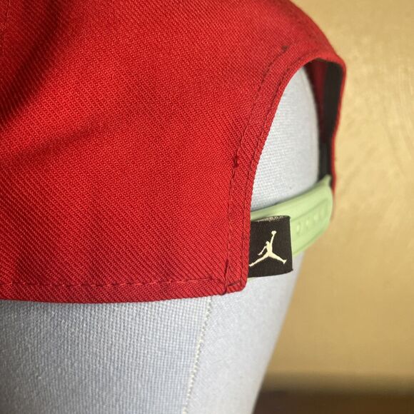 Air Jordan Hat Men Red Hare Space Jam Jumpman Snap Back Cap New - Picture 6 of 10